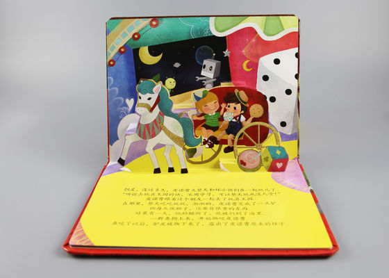 Yumuşak dokunan ön kapak Noel çizgi film çocuk karakteri ile kitap açılır