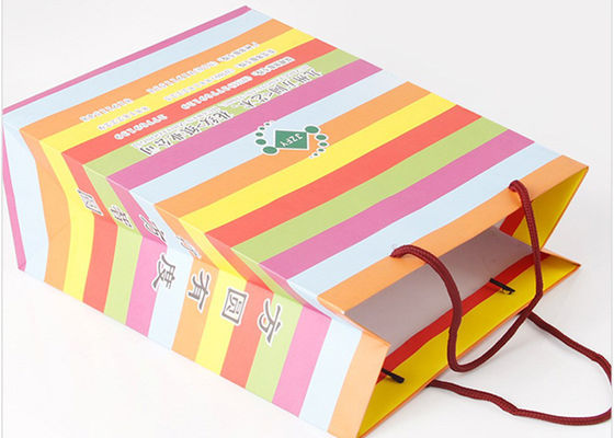 Çok Renkli Baskılı Kağıt Alışveriş Çantaları Hediye Paketleme için Özel Logo